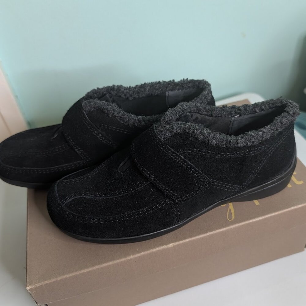 Suede Loafers 6.5 M Easy Spirit Esiggy Black Slip On Shoes Faux Fur Trim New